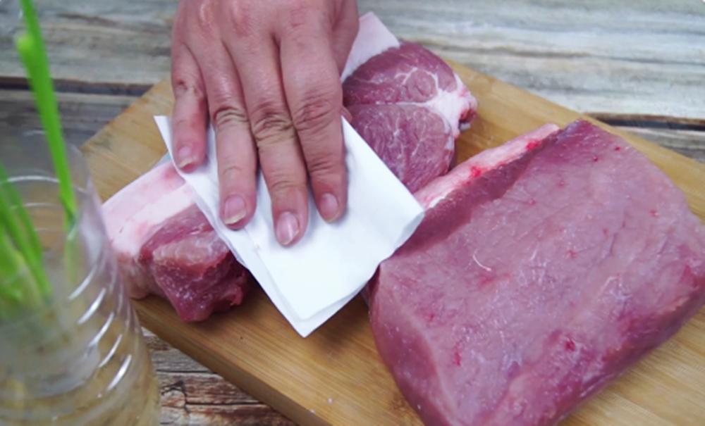 买猪肉记住三不买,买猪肉怎么选新鲜的和冷鲜肉