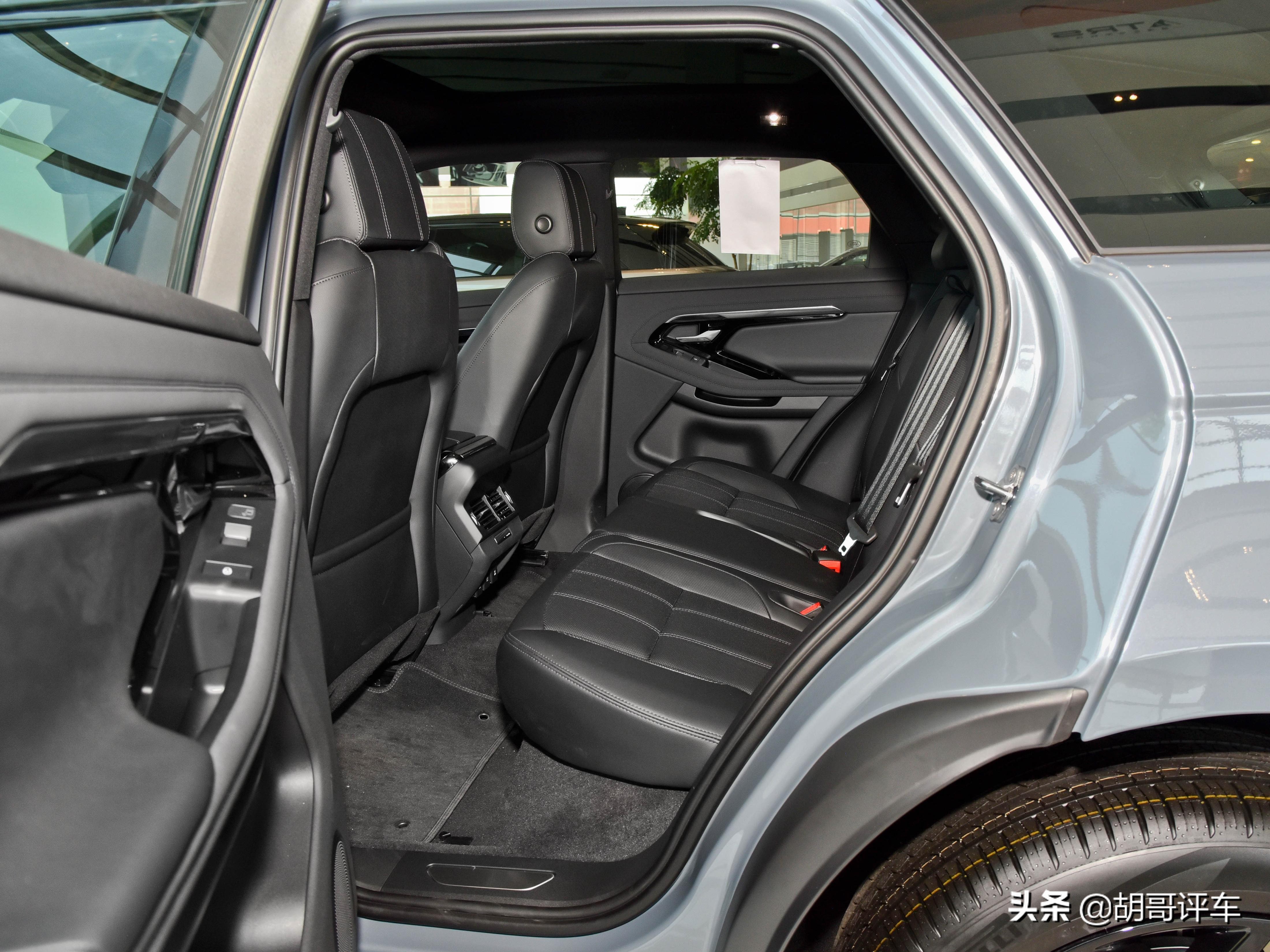 全新路虎揽胜极光驾驭全地形,99马力小型suv