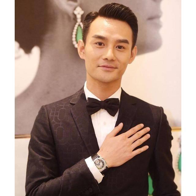 娱乐圈男明星最美的几双手,快来看看有没有你们的爱豆