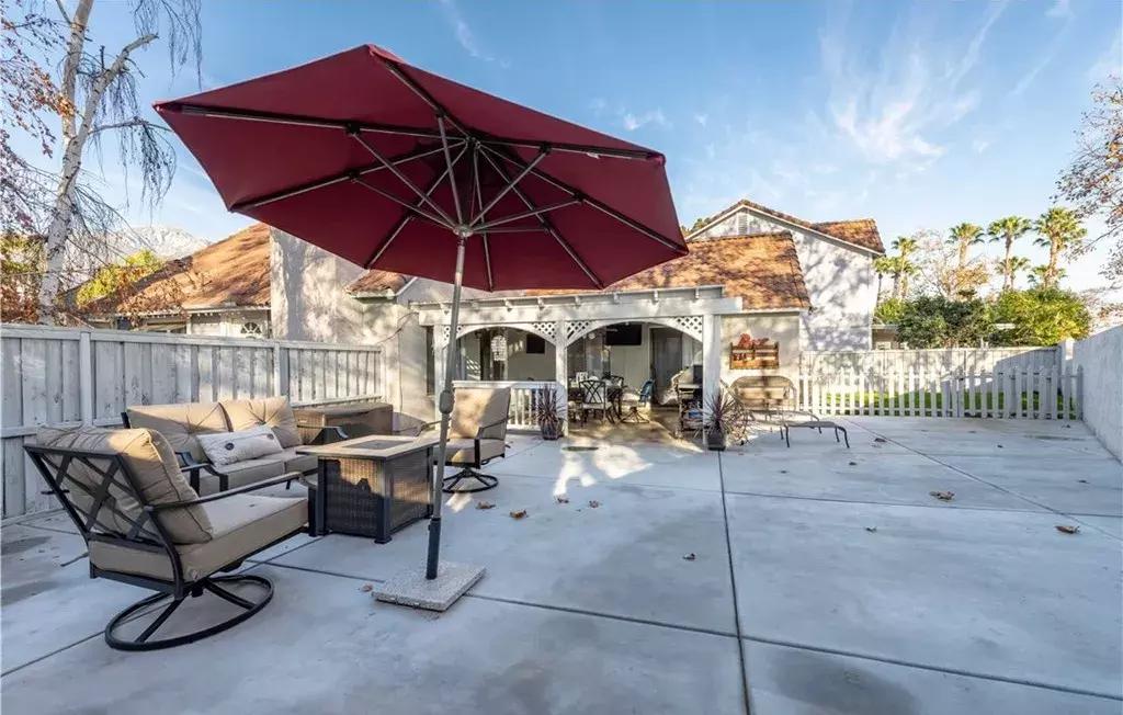 41万刀起库卡蒙格性价比别墅!小孩才选择,超市和优质学区我都要!