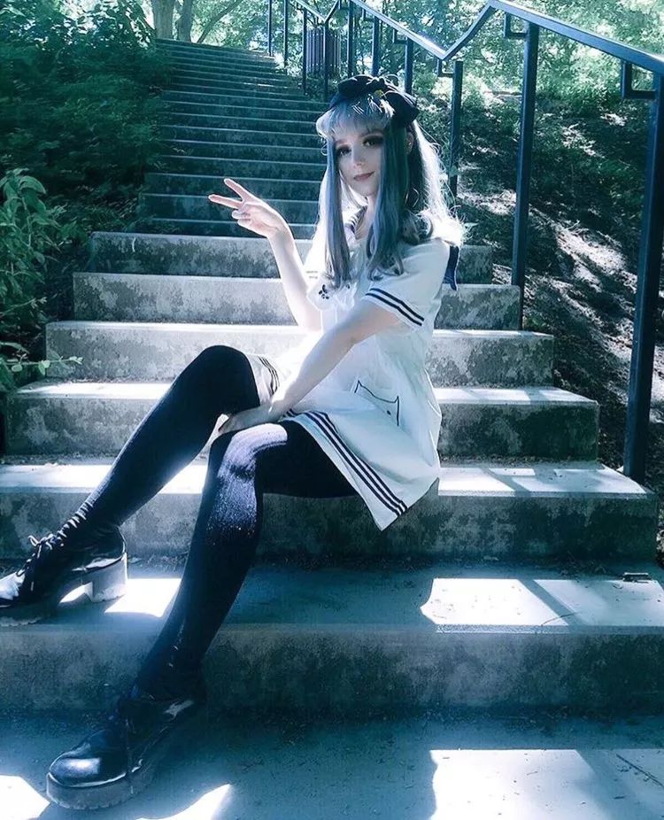 女孩酷似迪丽热巴!还是个日本JK制服爱好者