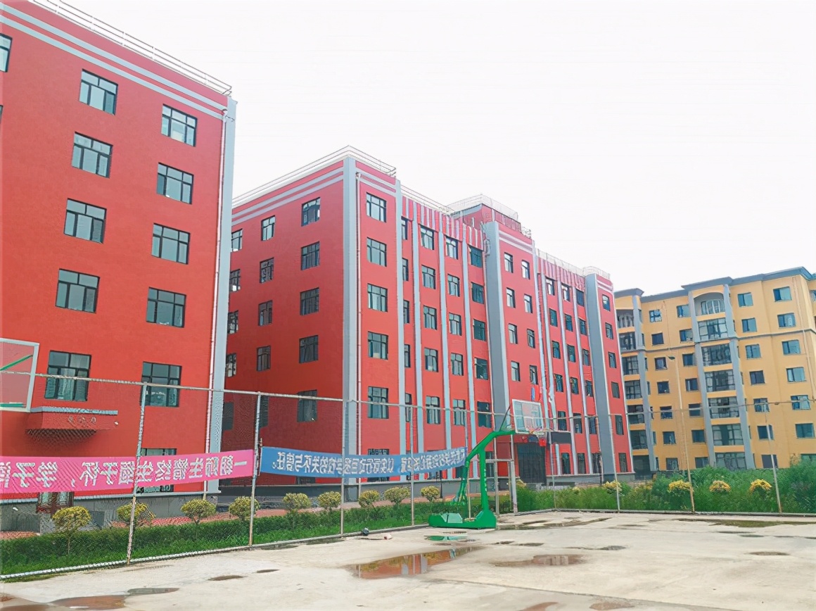 创新科技启迪学生梦想,创新引领助推学生成长成才