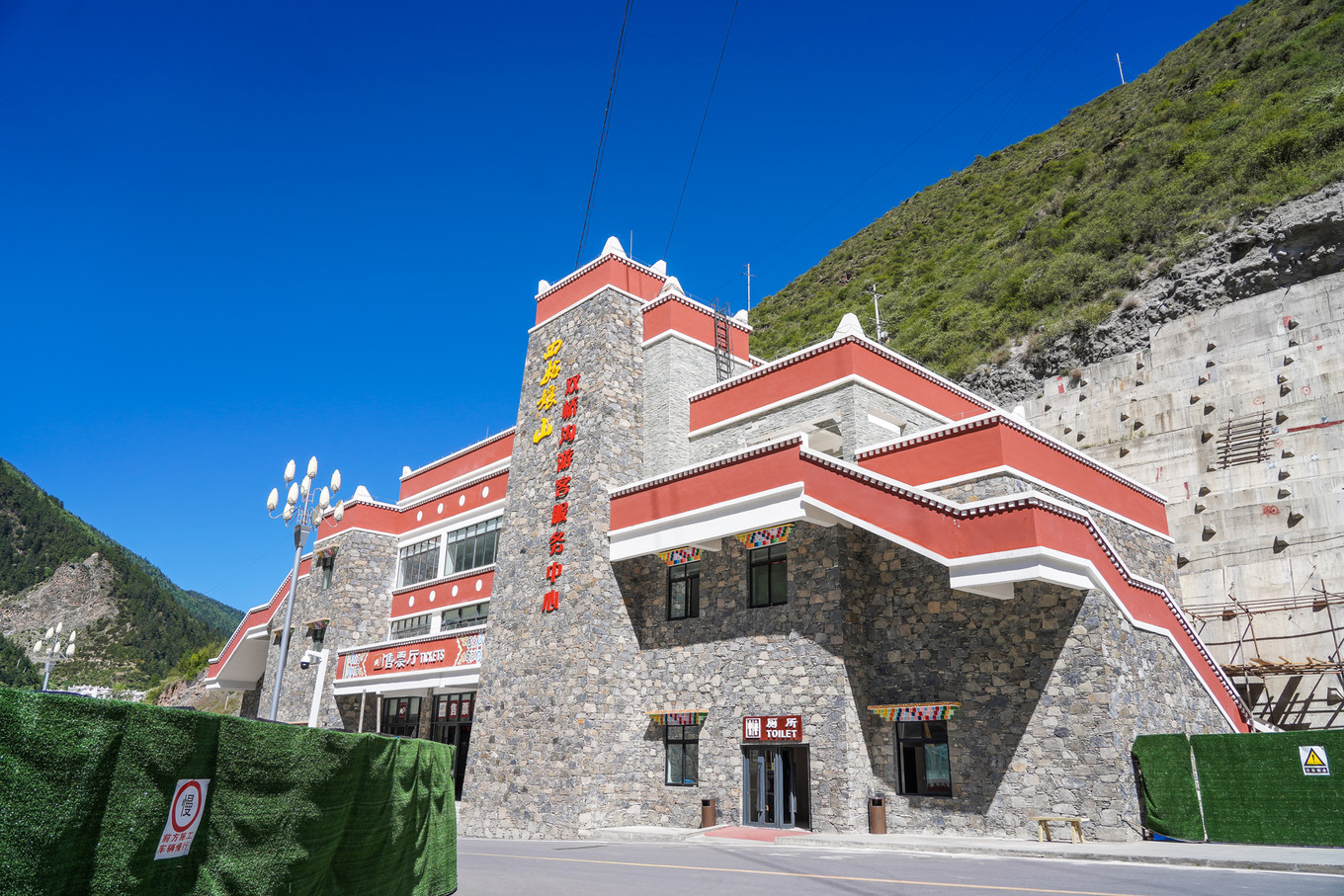 距离成都最近的户外天堂，这里比瑞士、阿尔卑斯还美