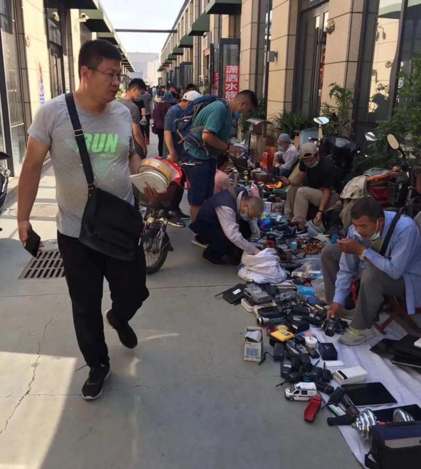 摆地摊合法吗你怎么看,摆地摊真的靠谱吗