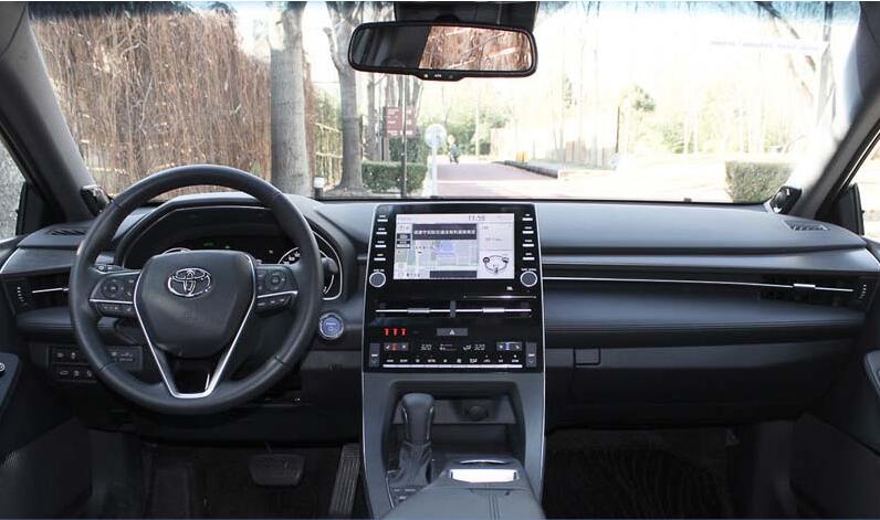 一汽丰田亚洲龙怎么样?值不值得买?驾驶感受告诉你!