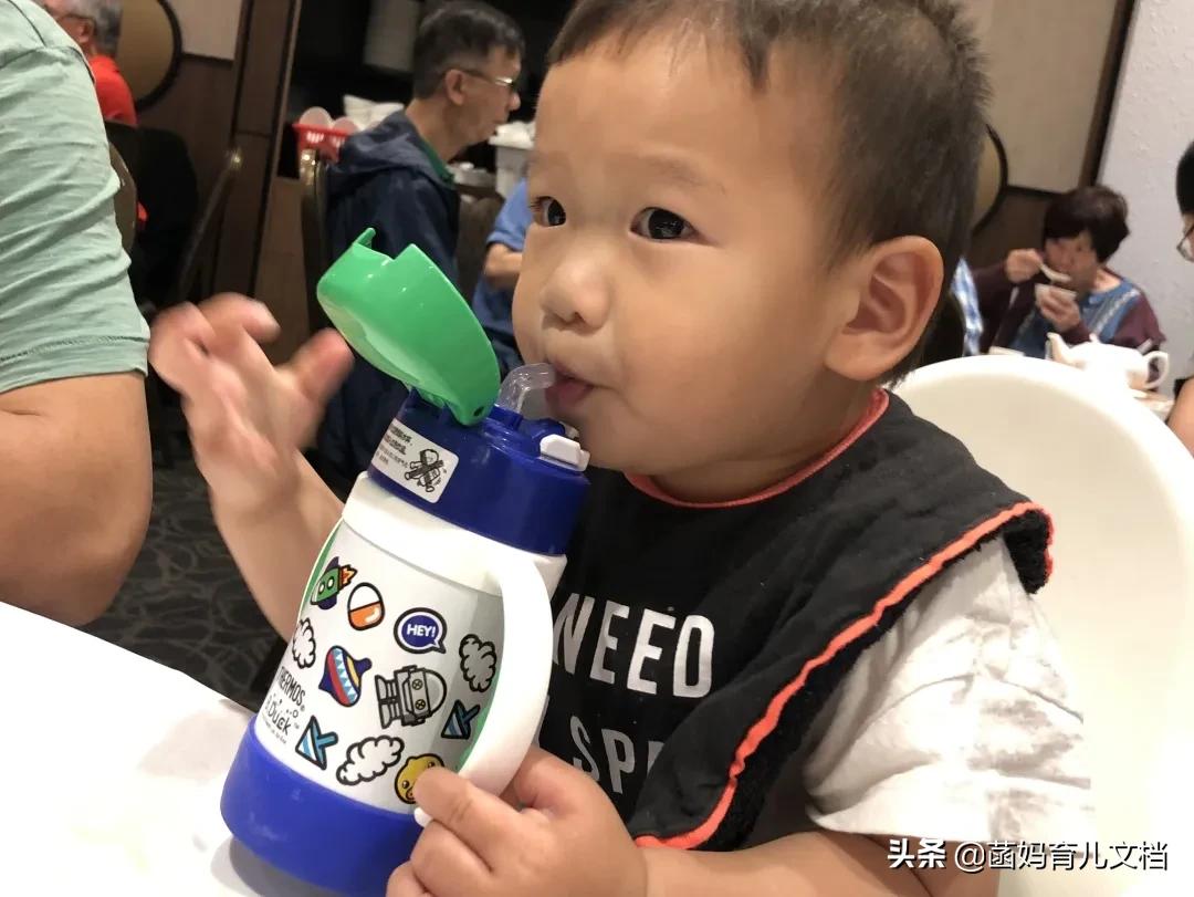 儿童水杯怎么选比较好,儿童水杯材质哪种最安全