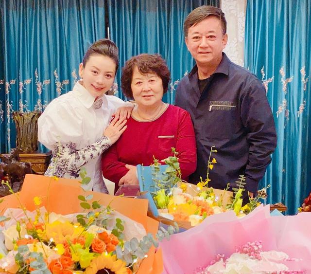 朱军现实生活照,朱军现在生活照