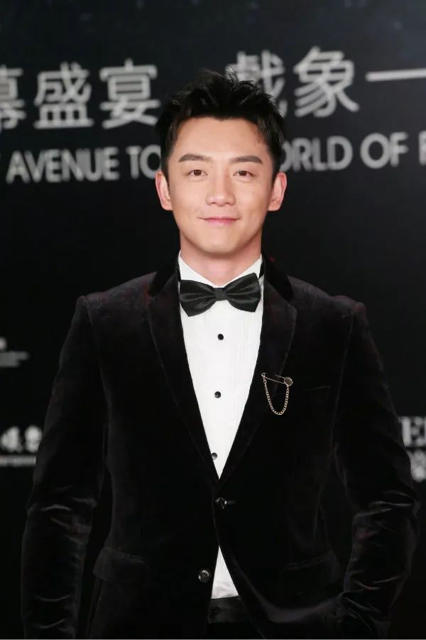 小八卦,刘雯亏损严重?燕公子联手明星演戏?