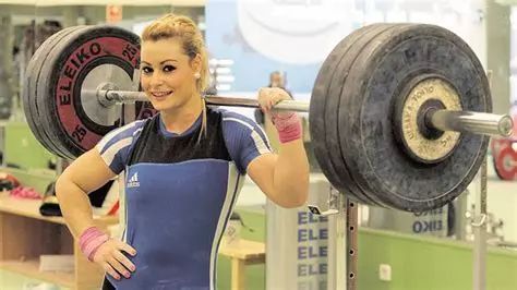 力量训练中腰带的选择与佩戴——全面指南