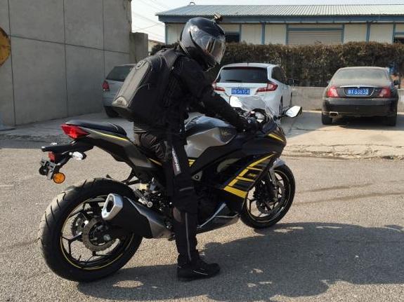 为什么说摩托车250cc不能上牌,新手适合入手的小排量摩托车250cc