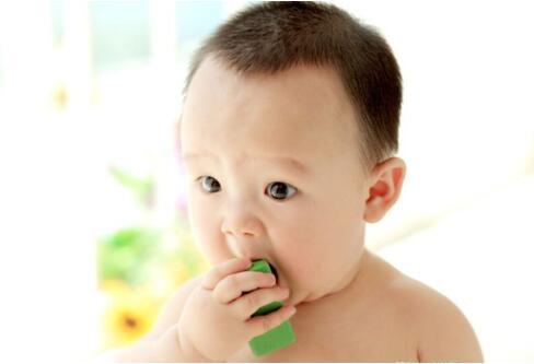 如何对抗宝宝湿疹？婴儿身上长了湿疹怎么办？