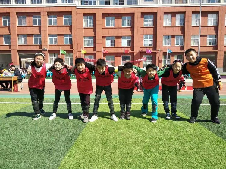 枣庄市建设路小学足球比赛,枣庄薛城区临山小学足球比赛
