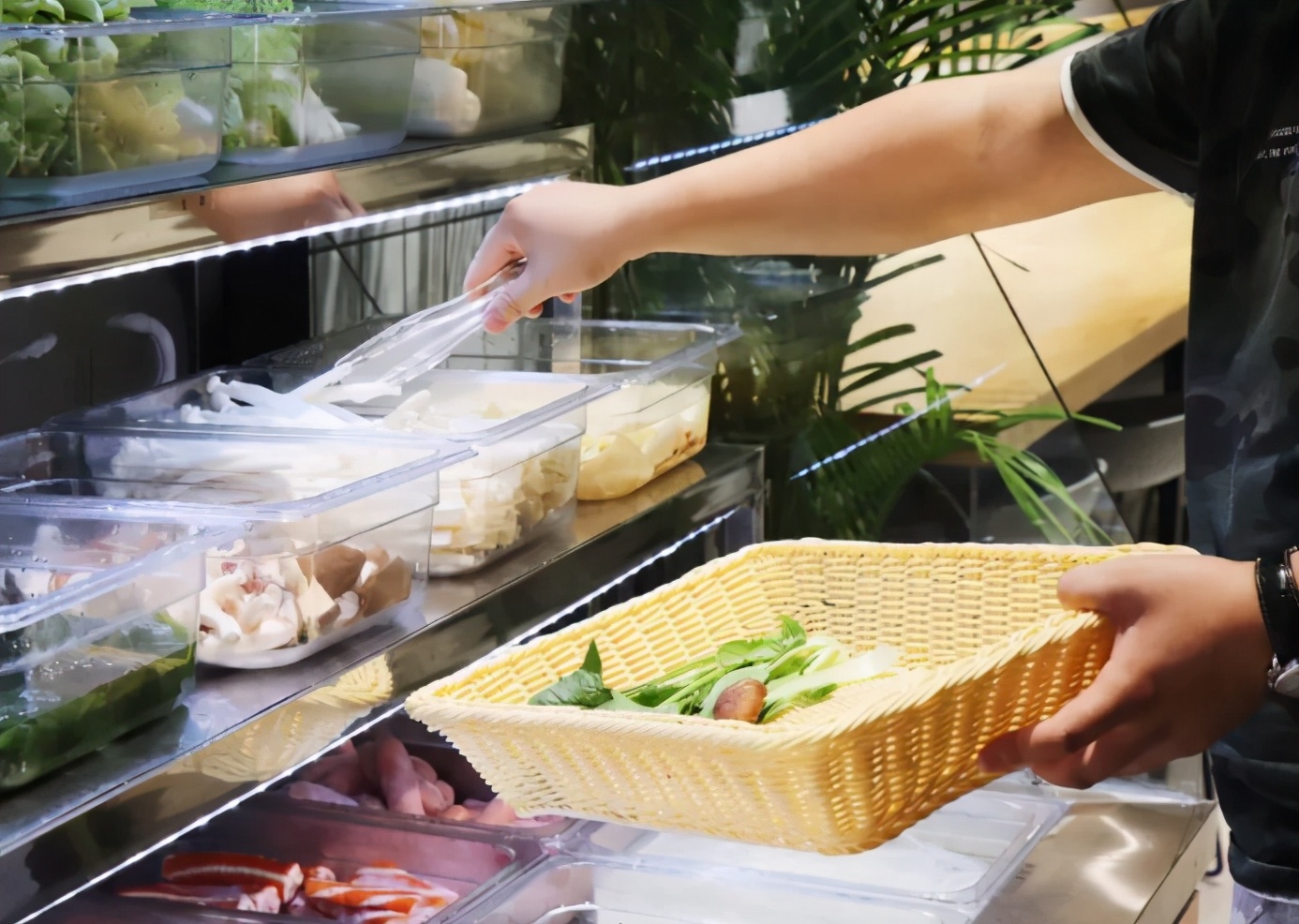 麻辣烫挑什么食材不压秤,吃麻辣烫最好挑什么菜