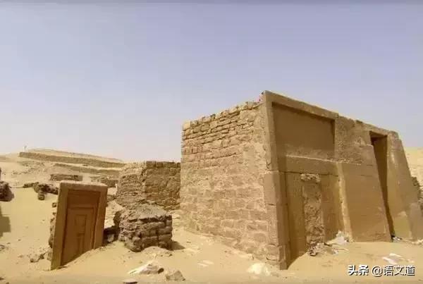 他摸了出土*物文**,然后住院八次