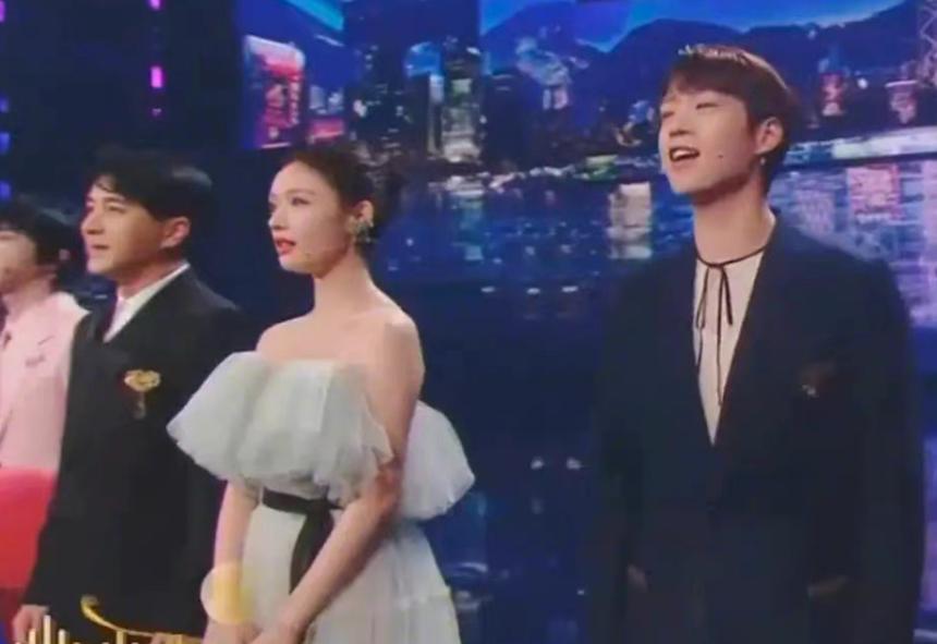 谢霆锋王菲近期同台,王菲谢霆锋罕见同台