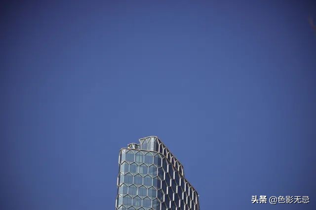 佳能85mm1.2rf对比柔焦版,佳能rf24-105mmf2.8镜头评测