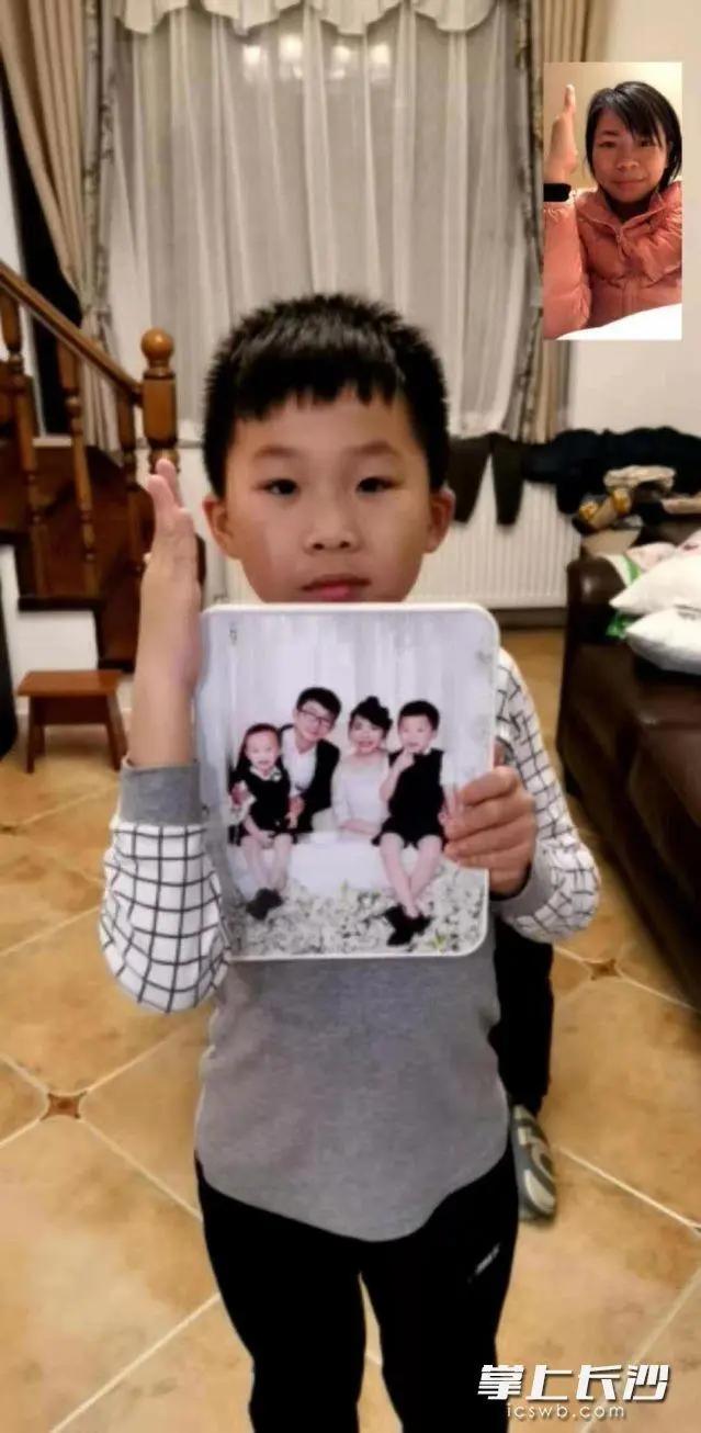 梅西注射新冠疫苗并回赠球衣,抗疫护士收到梅西球衣