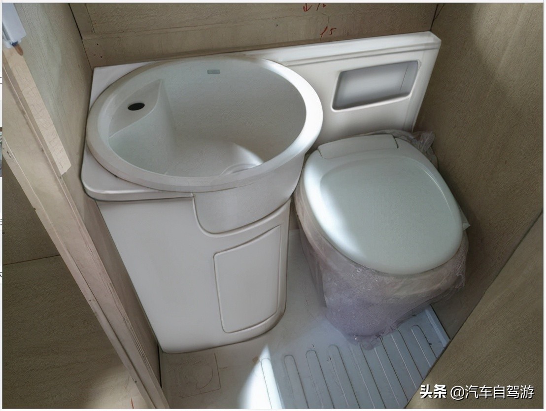 太阳能房车改装效果图,房车自驾游改装最佳方案