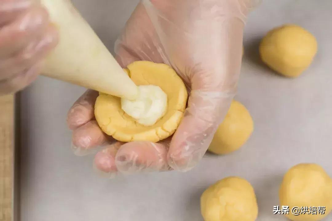 最基础的黄油曲奇简单又好吃,非常香酥的一款曲奇饼干超好吃