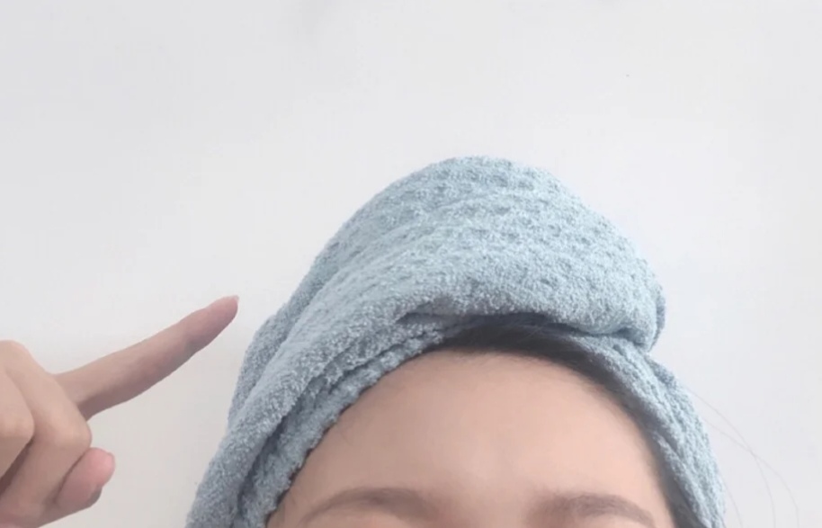 发廊如何快速吹干女长发入门教程,快速吹干女生长头发的实用技巧