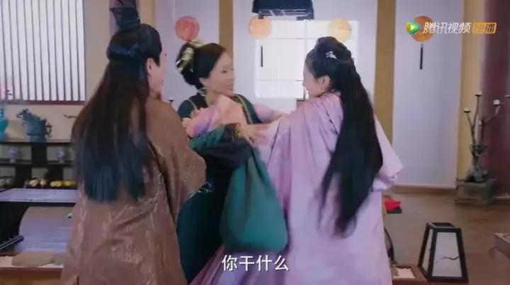 好羞耻！我熬夜刷完了一部主角不停接吻的无脑雷剧