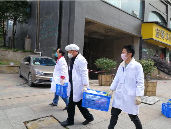 清镇市：倡议“非接触”式采购，产投青年化身“配送员”开展抗“疫”服务