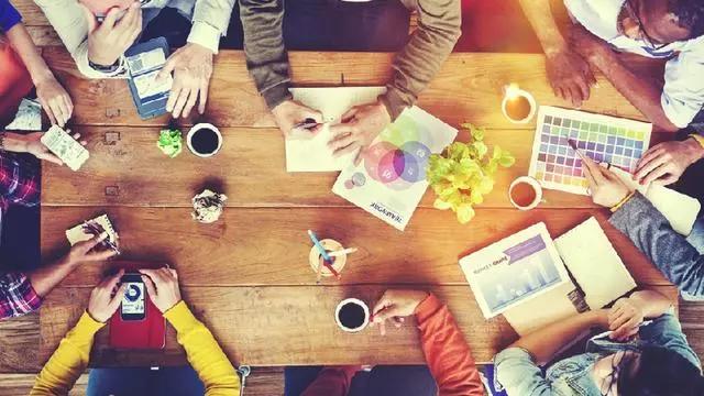 沙雕网友的花式消费：我，夸夸群，打钱。