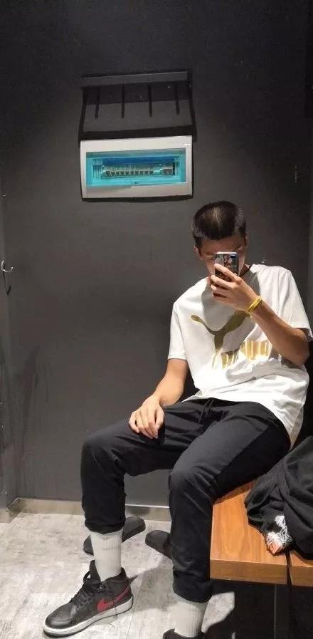 寸头好看的小哥哥,朱亚文行走的荷尔蒙寸头