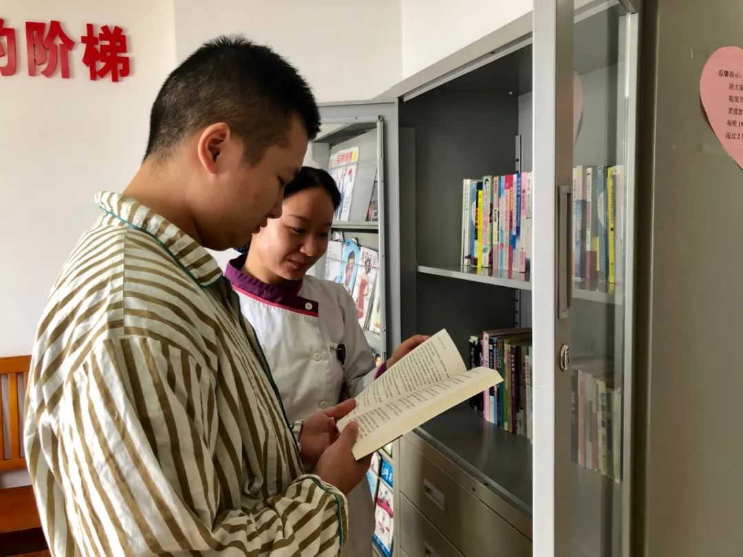 是天使更是战友，*警武**上海总队医院“军人病区”的暖心故事