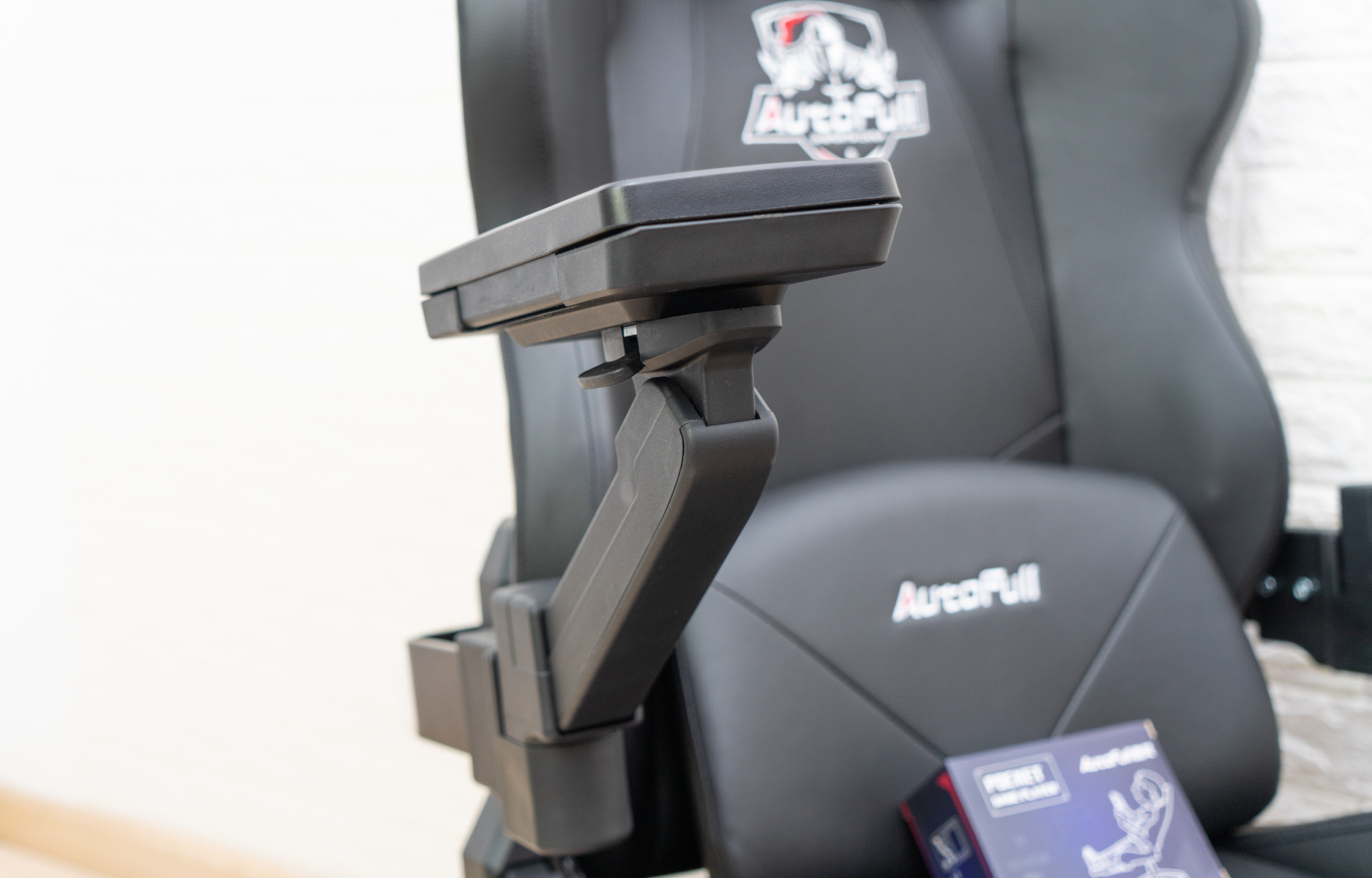 傲风透气电竞椅,椅子就坐傲风电竞椅