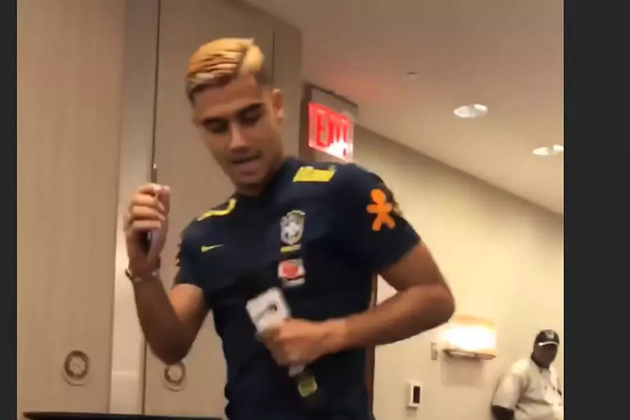 曼联季前赛全勤天才再遭弃用,恐拒绝续约!因一场球失去穆帅器重