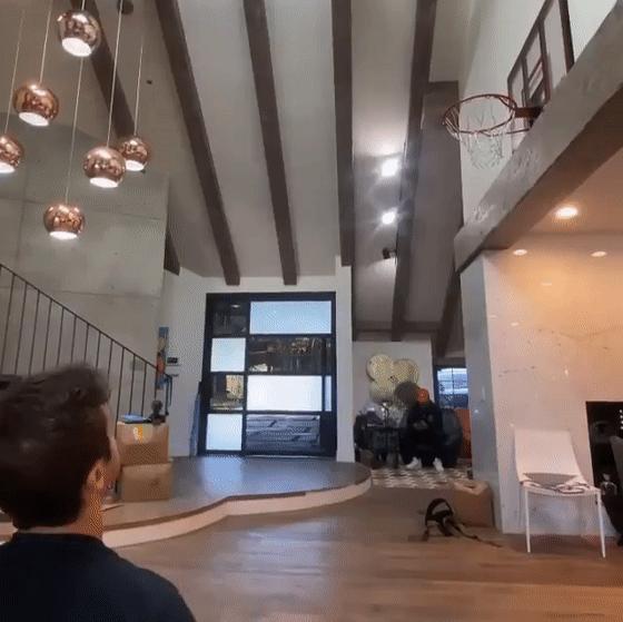 富二代发朋友圈的视频,富二代故意发朋友圈