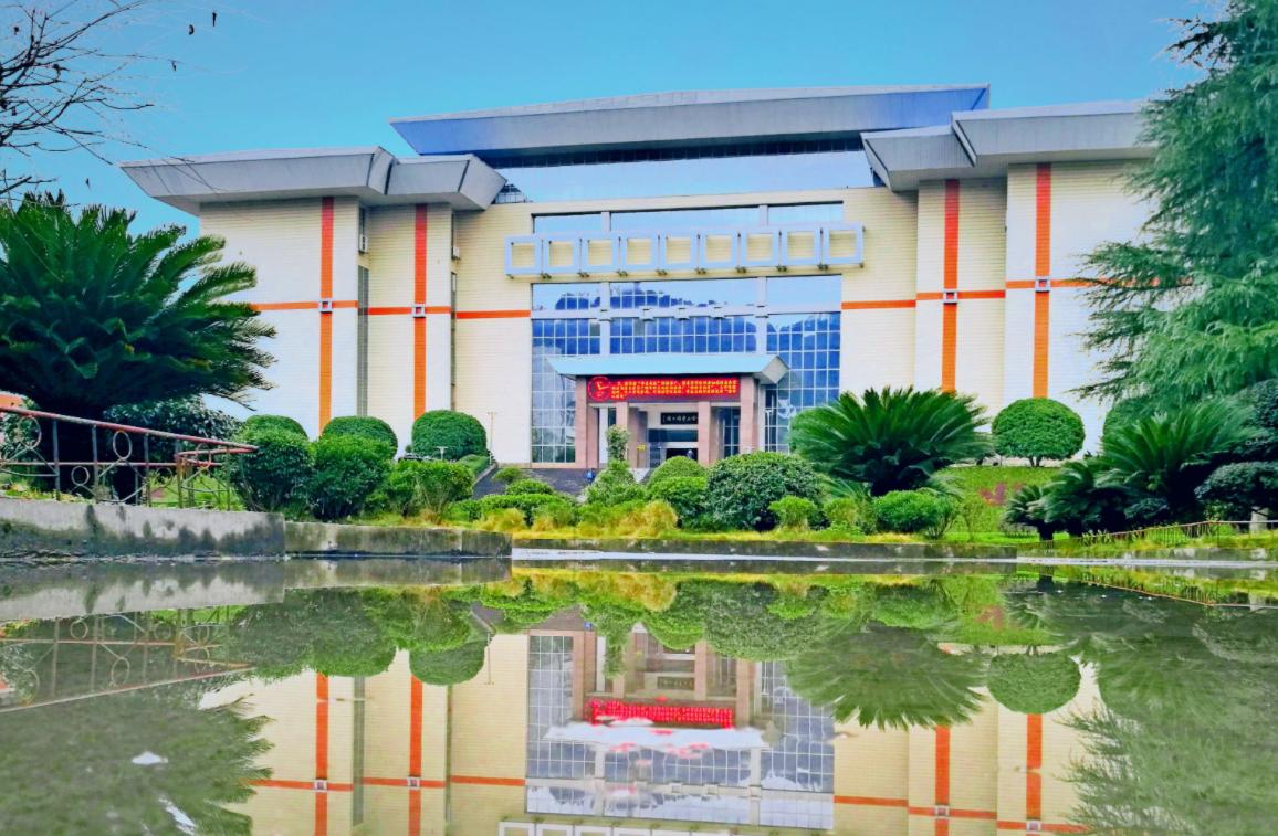 湖南高考录取吉首大学,湖南考生眼中的吉首大学