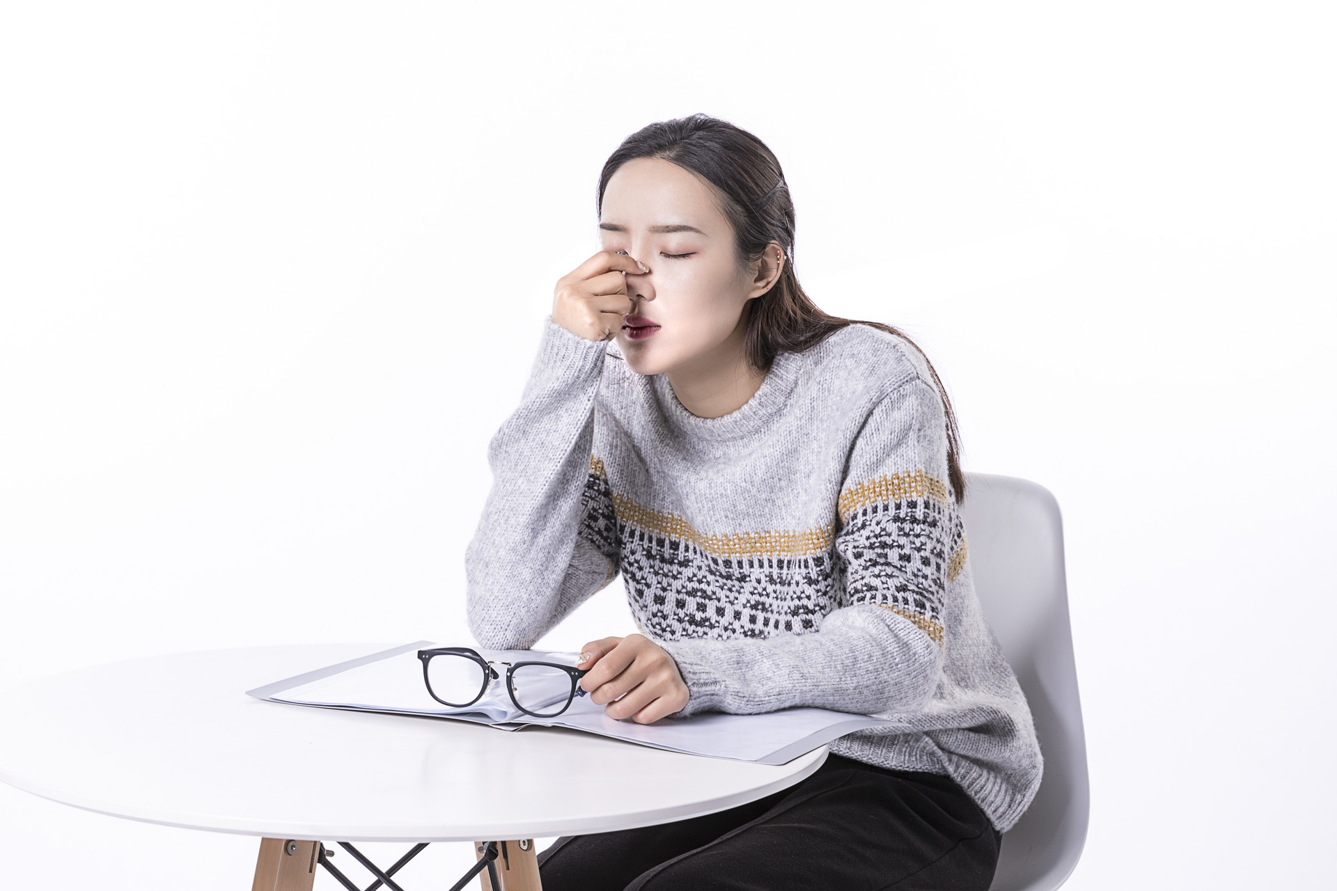 眼不舒服按摩哪个部位,眼不好按哪个穴位视频