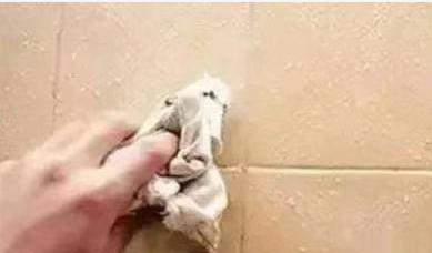 瓷砖上沾了油漆怎么去除,如何有效清除瓷砖上的油漆