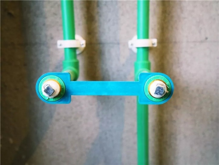 冷热水管怎么安装最好,冷热软水管怎么安装正确