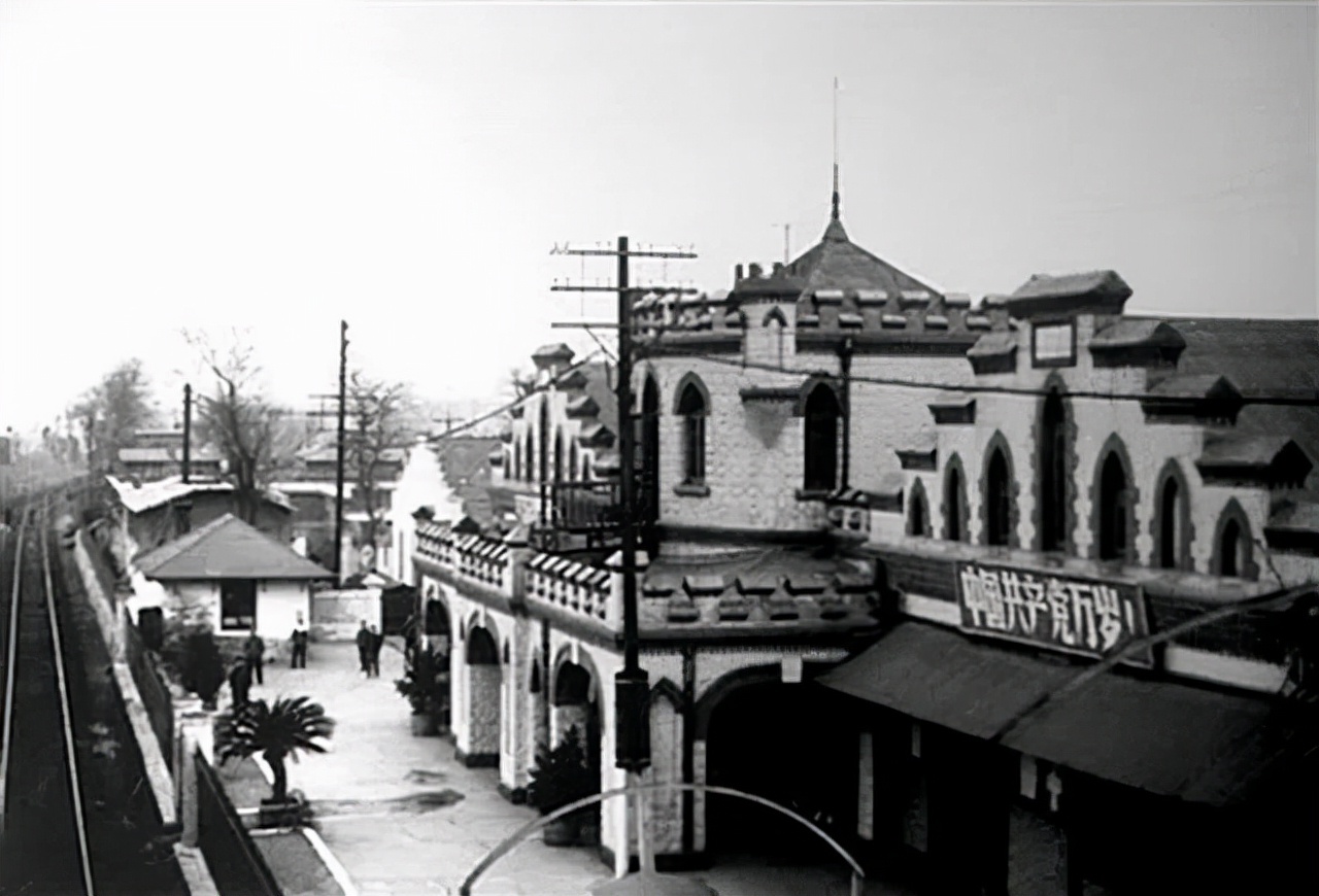 空军飞行员闫志国,飞行员丈夫闫志国照料妻子41年