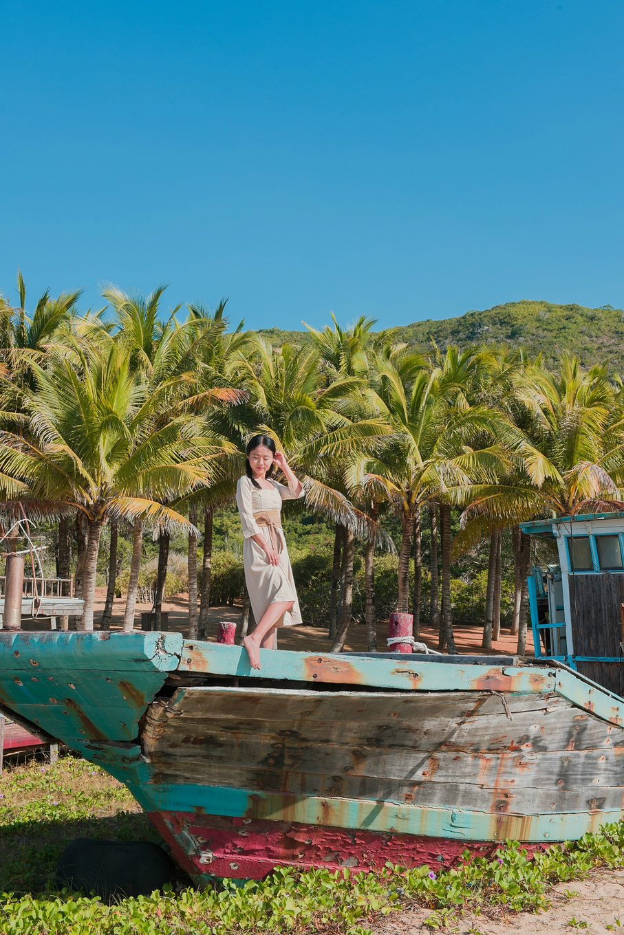 你在南方瑟瑟发抖，我在这里遛娃、看猴、赶海····