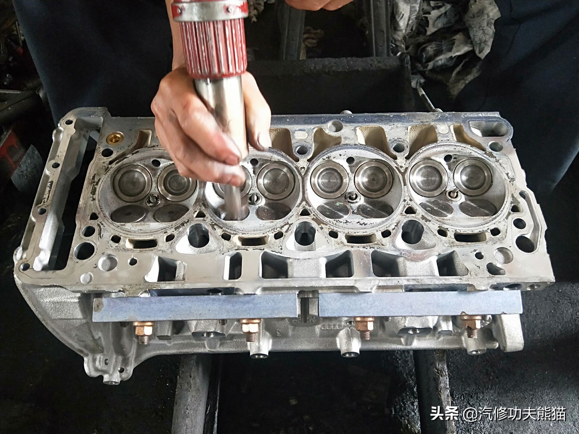 07年奥迪a6轻微烧机油怎么解决,奥迪2007款a6烧机油的原因