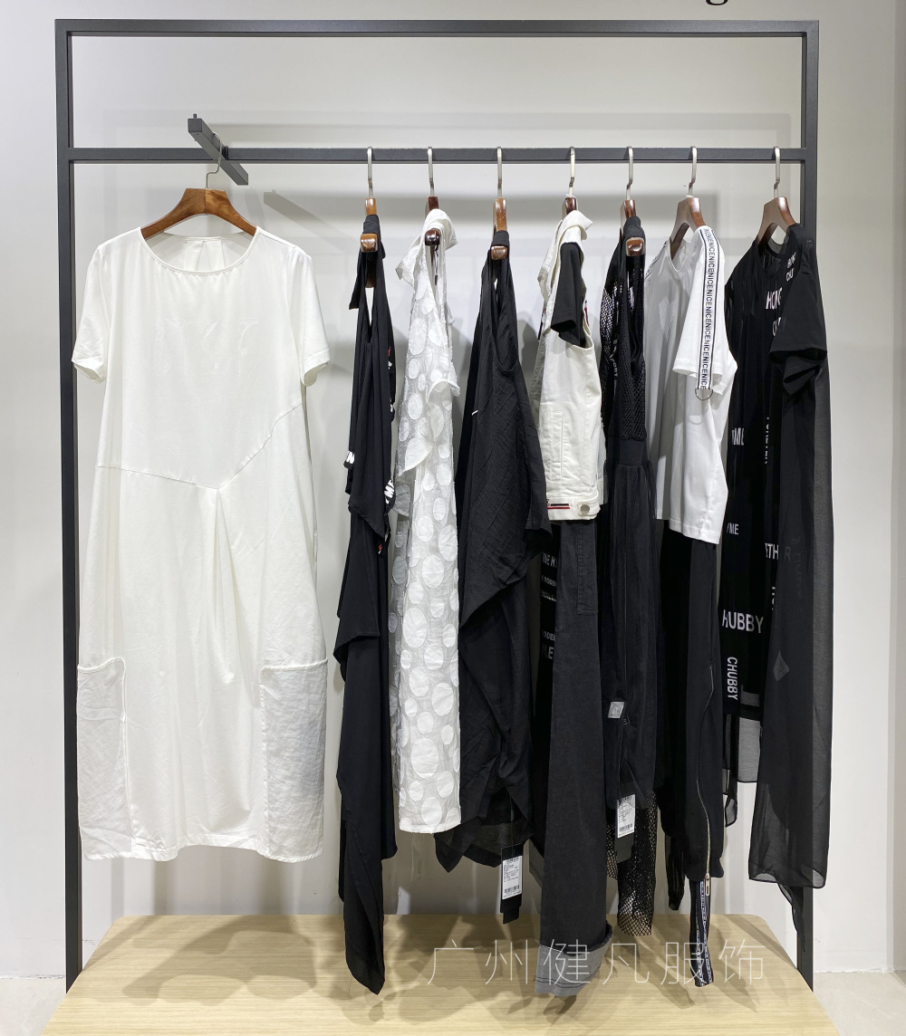 潮牌时尚休闲宽松中长款女装,潮流女装休闲宽松爆款