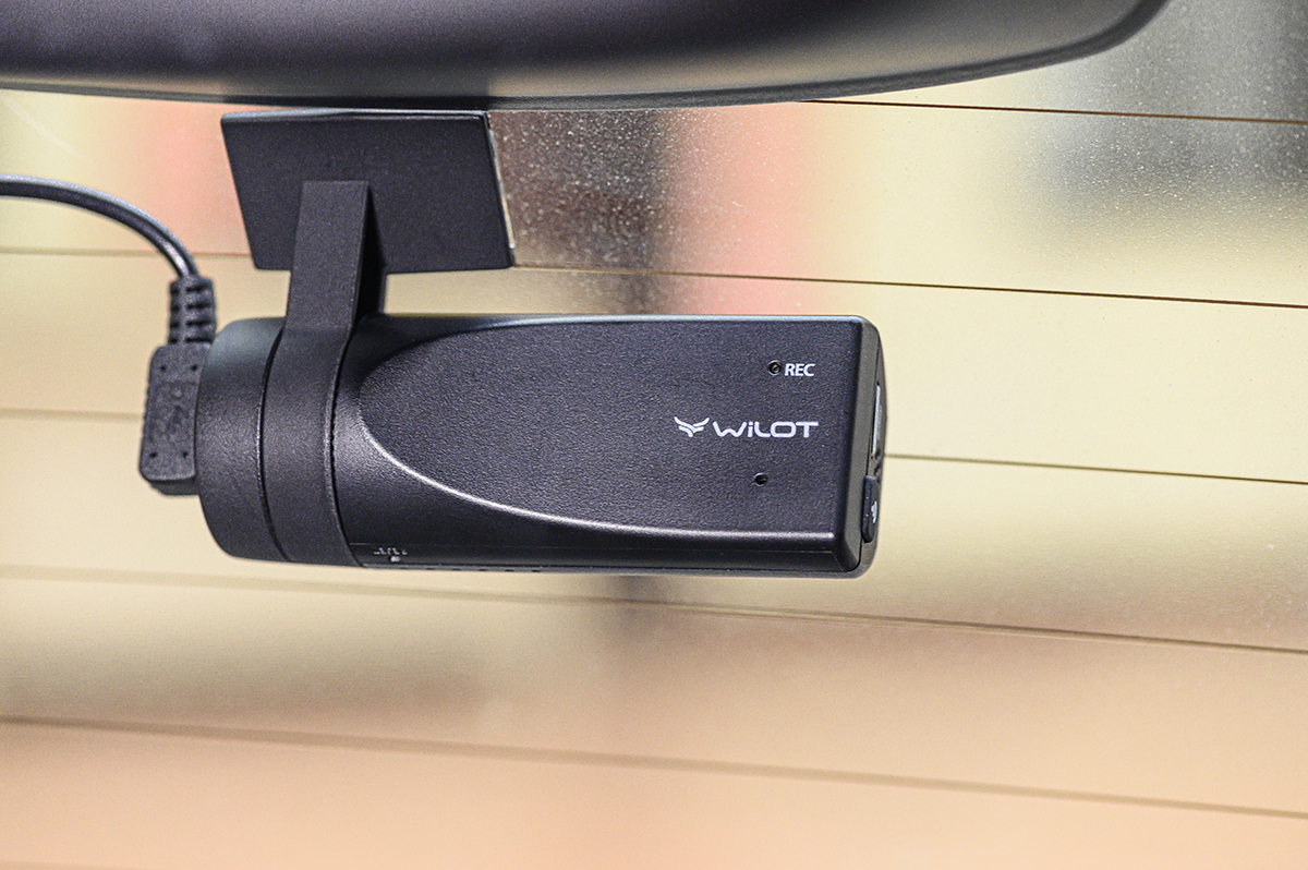 车载点烟插头改usb,倍思一拖三车载点烟器