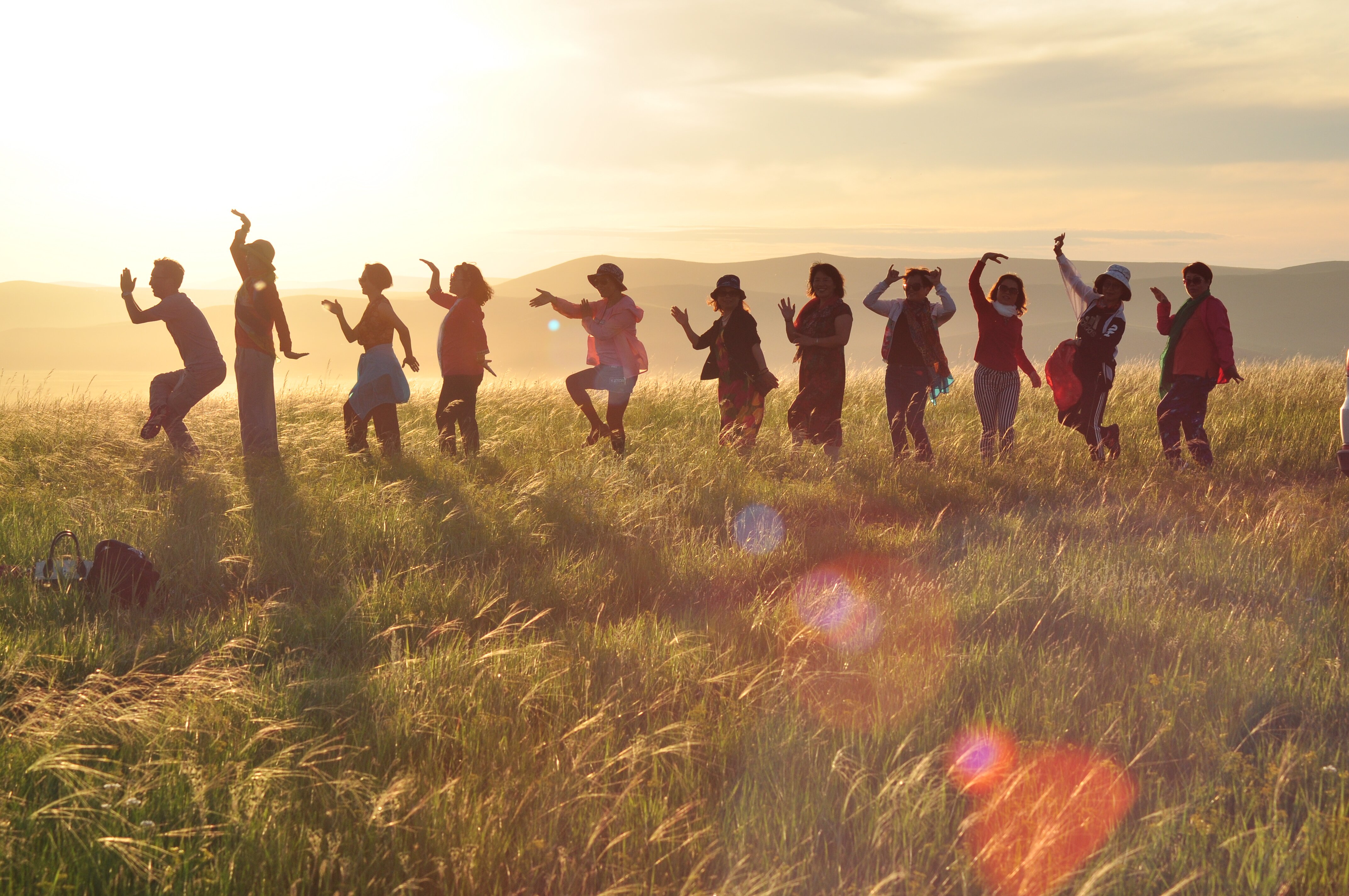五一假期闺蜜去大兴安岭穷游,闺蜜自驾大草原