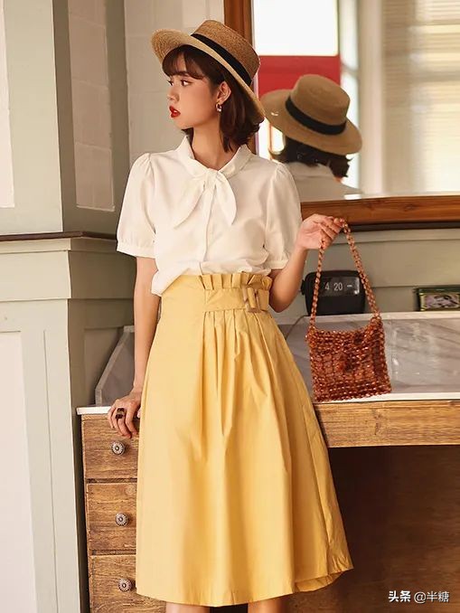 韩剧女主的穿搭连衣裙,韩剧女主穿条纹衬衫