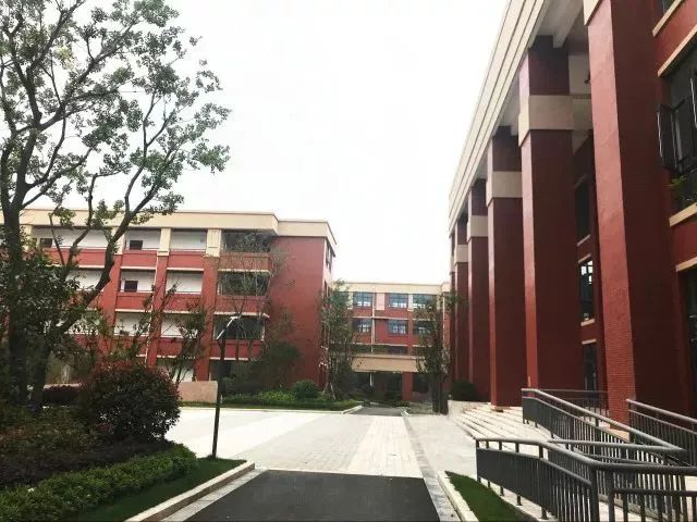 涓夊ぇ鍒嗘牎,涓夊ぇ鏍″尯鐨勬満鏋勬槸澶ф満鏋勫悧