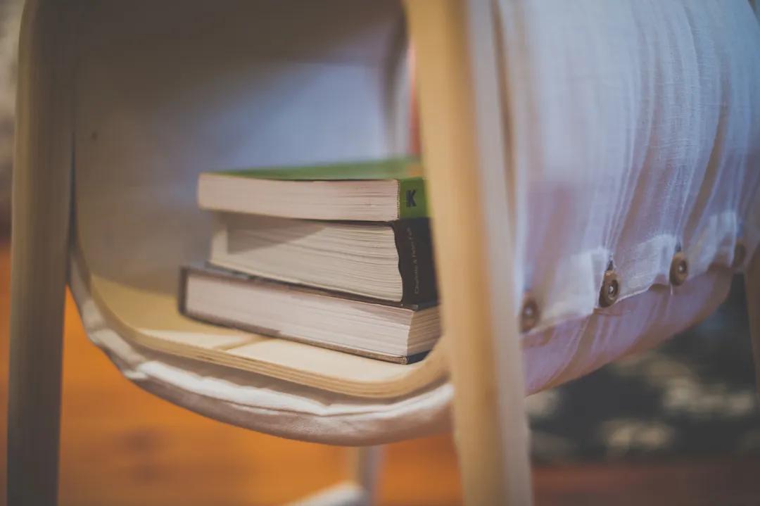 重新设计空间,变形的椅子设计