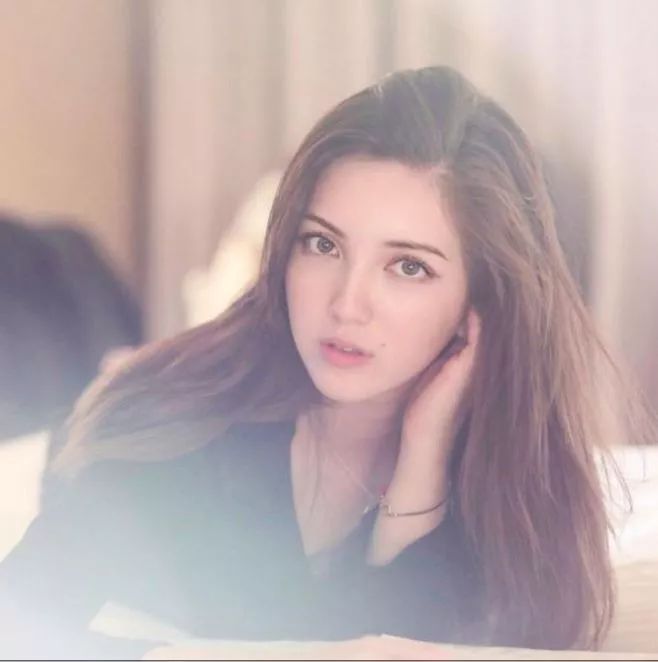 21岁澳门小姐高调于社交网晒合照认爱！男友是2016年国际先生