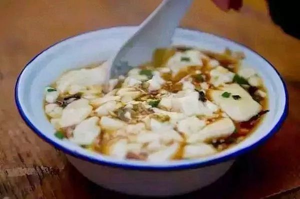 过年旅游最值得去的地方且人少,春节适合去哪游玩美食多