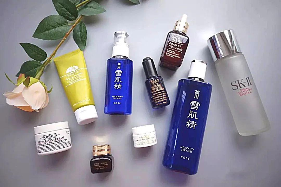 脸上泛红可以用含酒精的护肤品吗,护肤品里都含有美容酒精吗