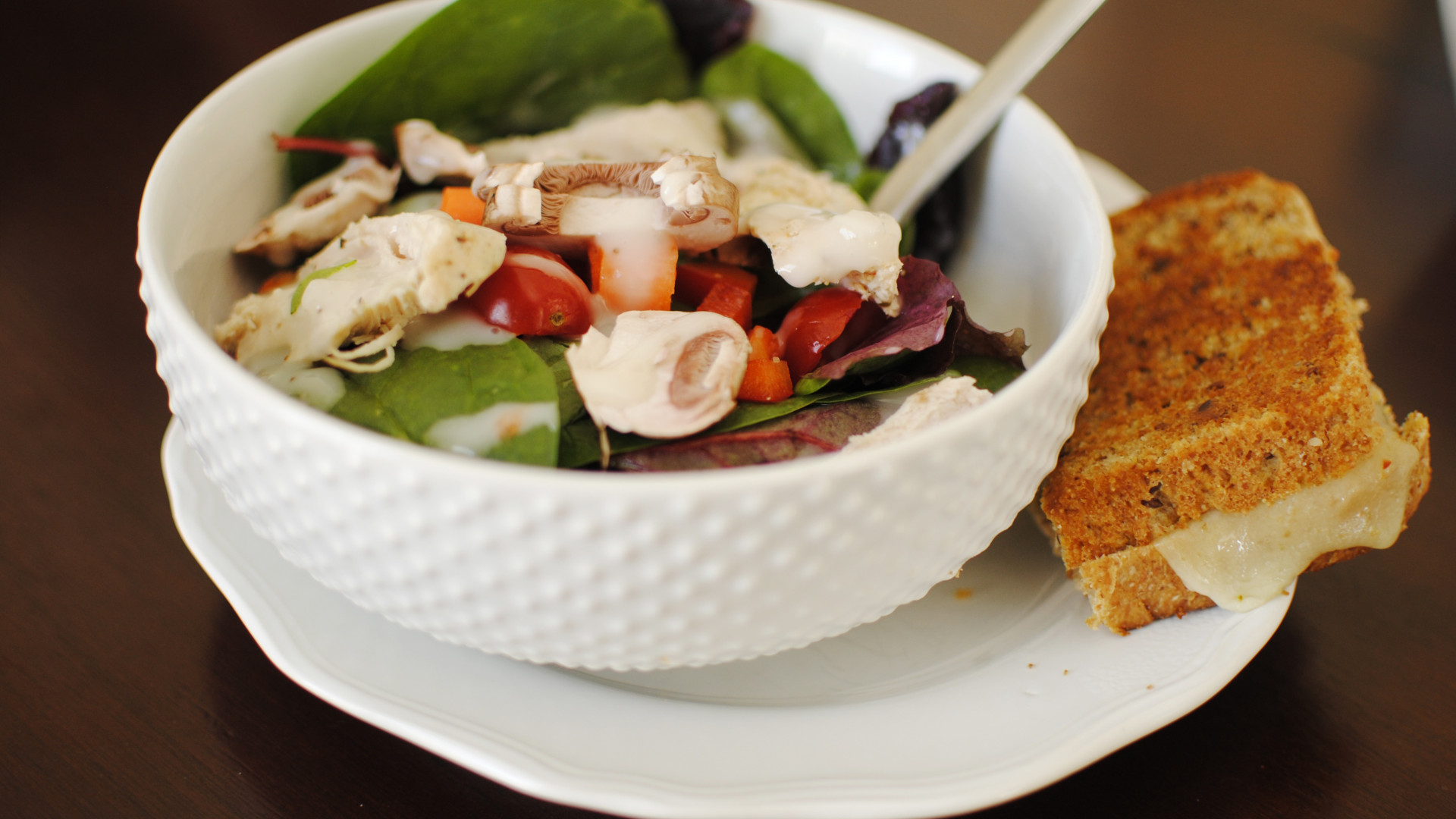 女子插胃管呕吐,用管子催吐危害