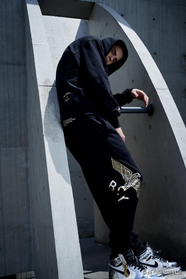 鍦颁笅鍩庝笌鍕囧+鑱斿悕鍗。,鍦颁笅鍩庝笌鍕囧+鑱斿悕瑁呮壆